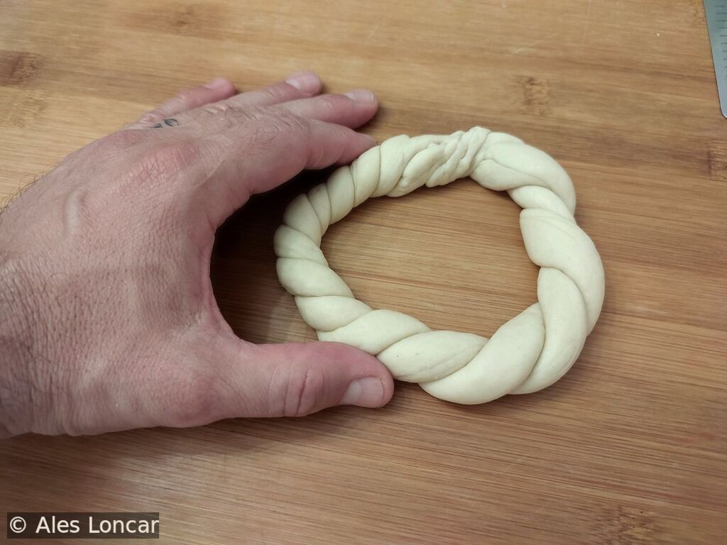 Form the spiral into a ring and gently press the ends together