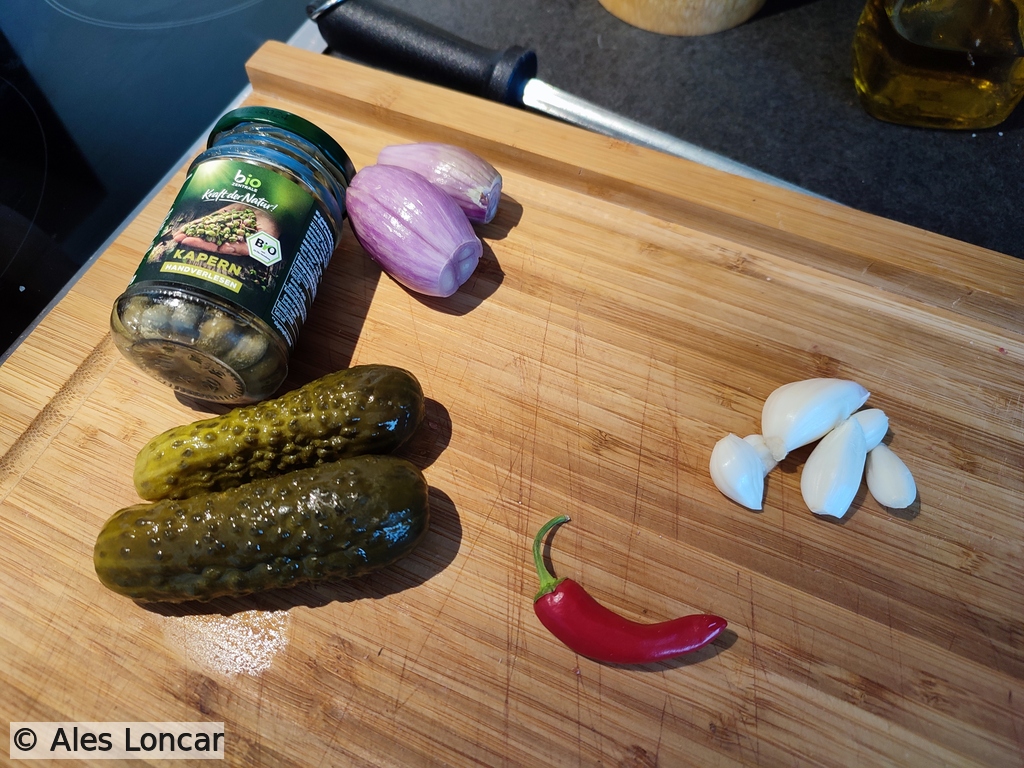 Hand-Chopped Beef Steak Tartare